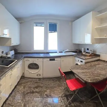 Lyrioshomes Reyes Catolicos Apartment *