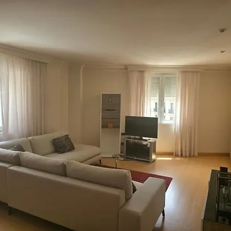 Apartment Lyrioshomes Reyes Catolicos