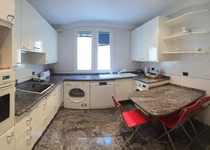 Lyrioshomes Reyes Catolicos Apartamento *