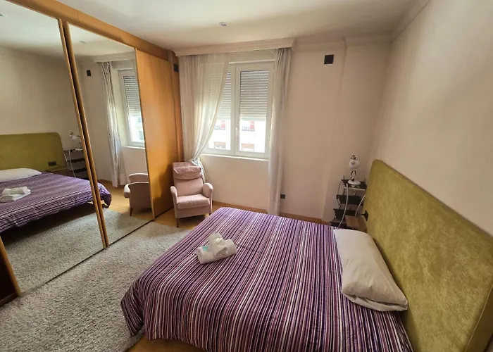 Lyrioshomes Reyes Catolicos Apartamento